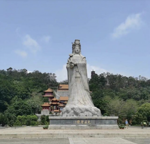 鸿澳斯特酒店奏响城市商务旅居新生活尊龙登录入口雅阁酒店集团 广州南(图2)